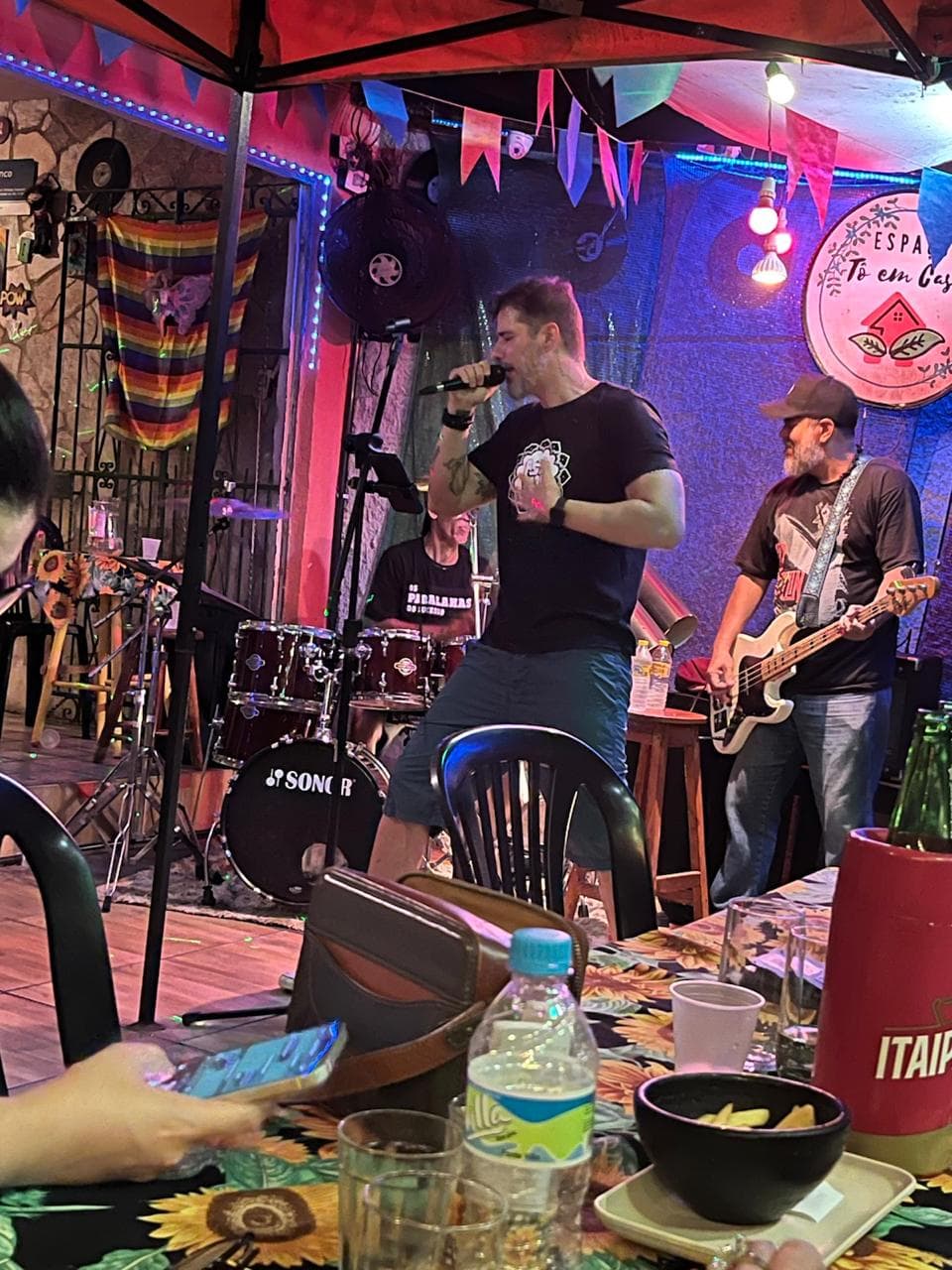 Banda Vinil89 tocando ao vivo